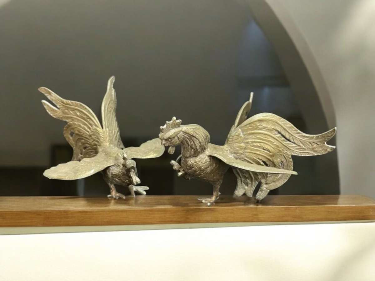 Ornament Cocks fighting brass