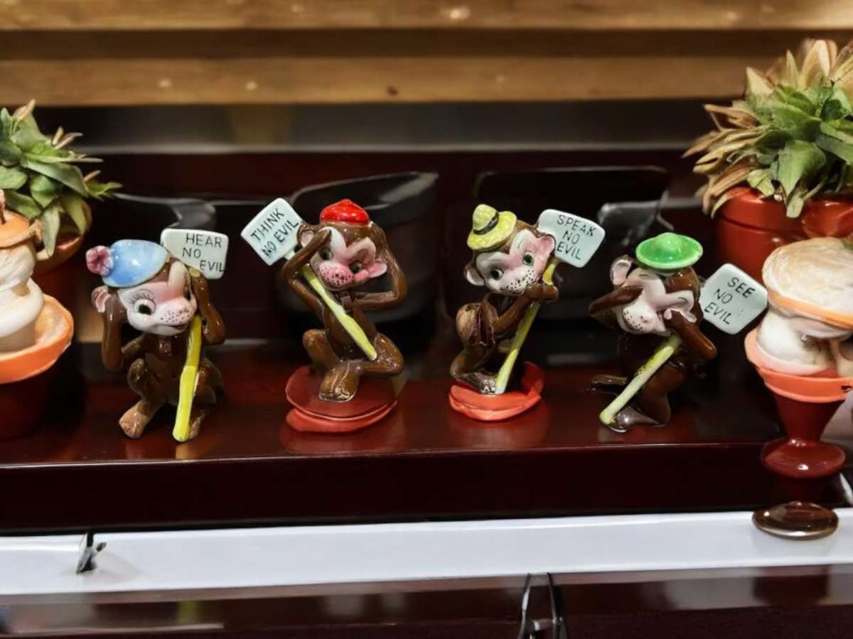 Ornaments Hear/speak/see/think no evil Balboa ornaments