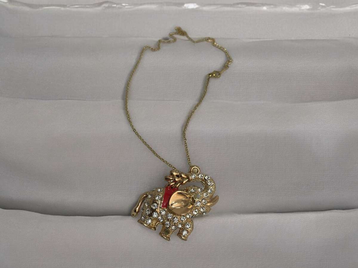 Necklace costume jewellery