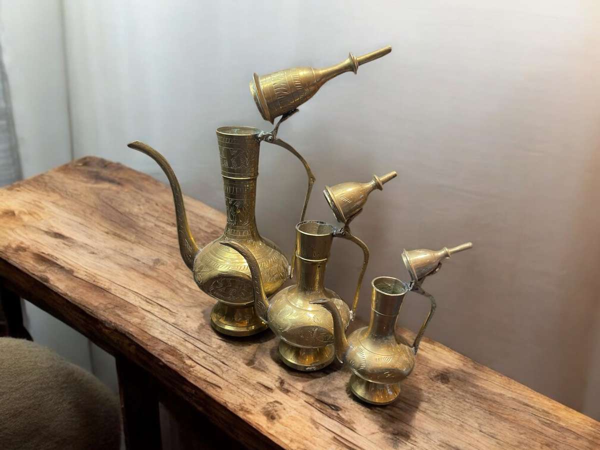 Brass kettles x3
