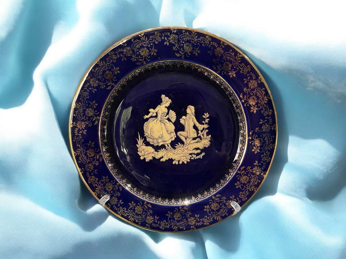 Plate display Limoges