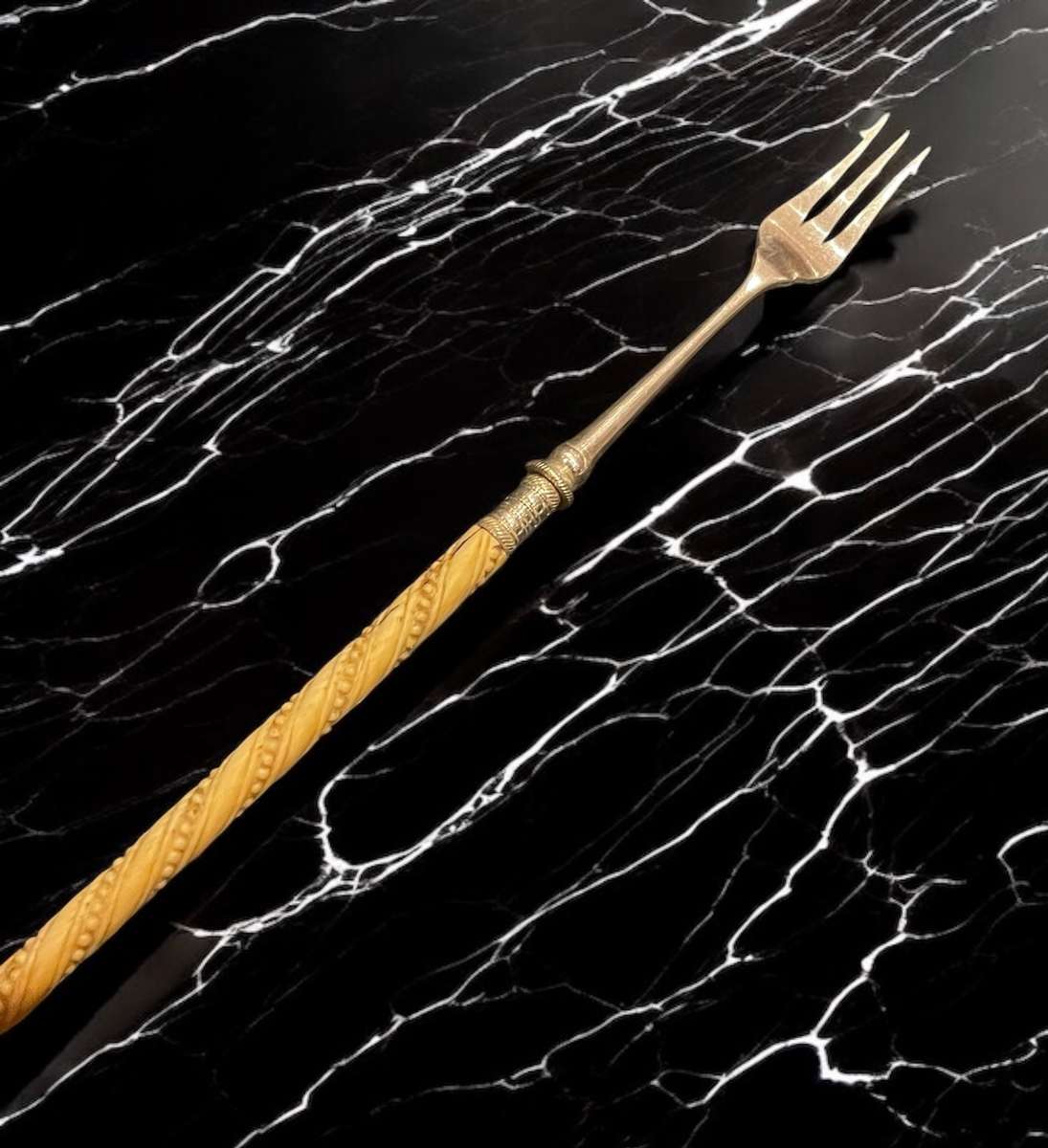 Pickle fork bone handled(NR