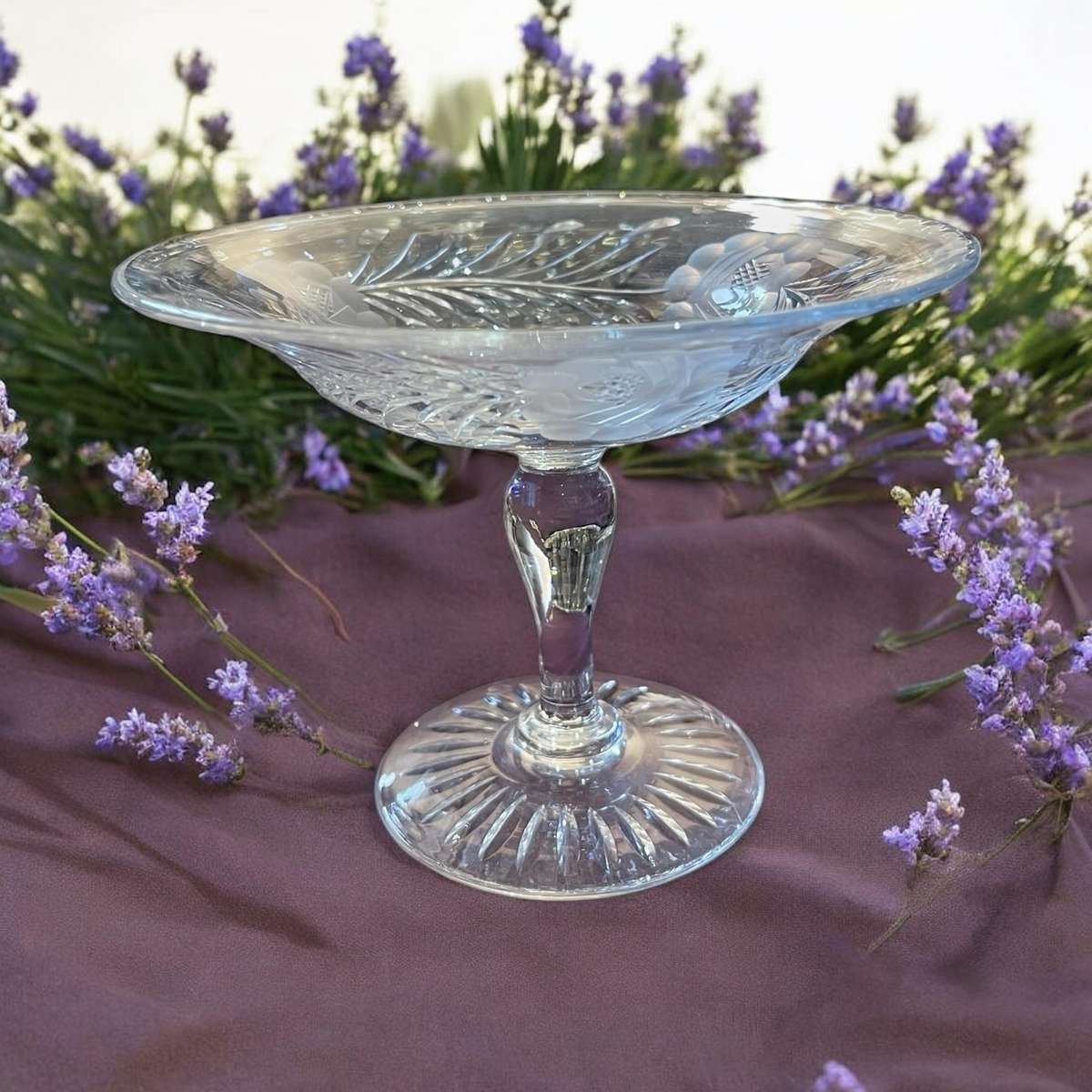 Bowl pedestal crystal