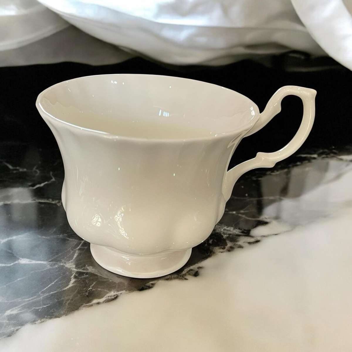 Teacup Royal Albert Reverie