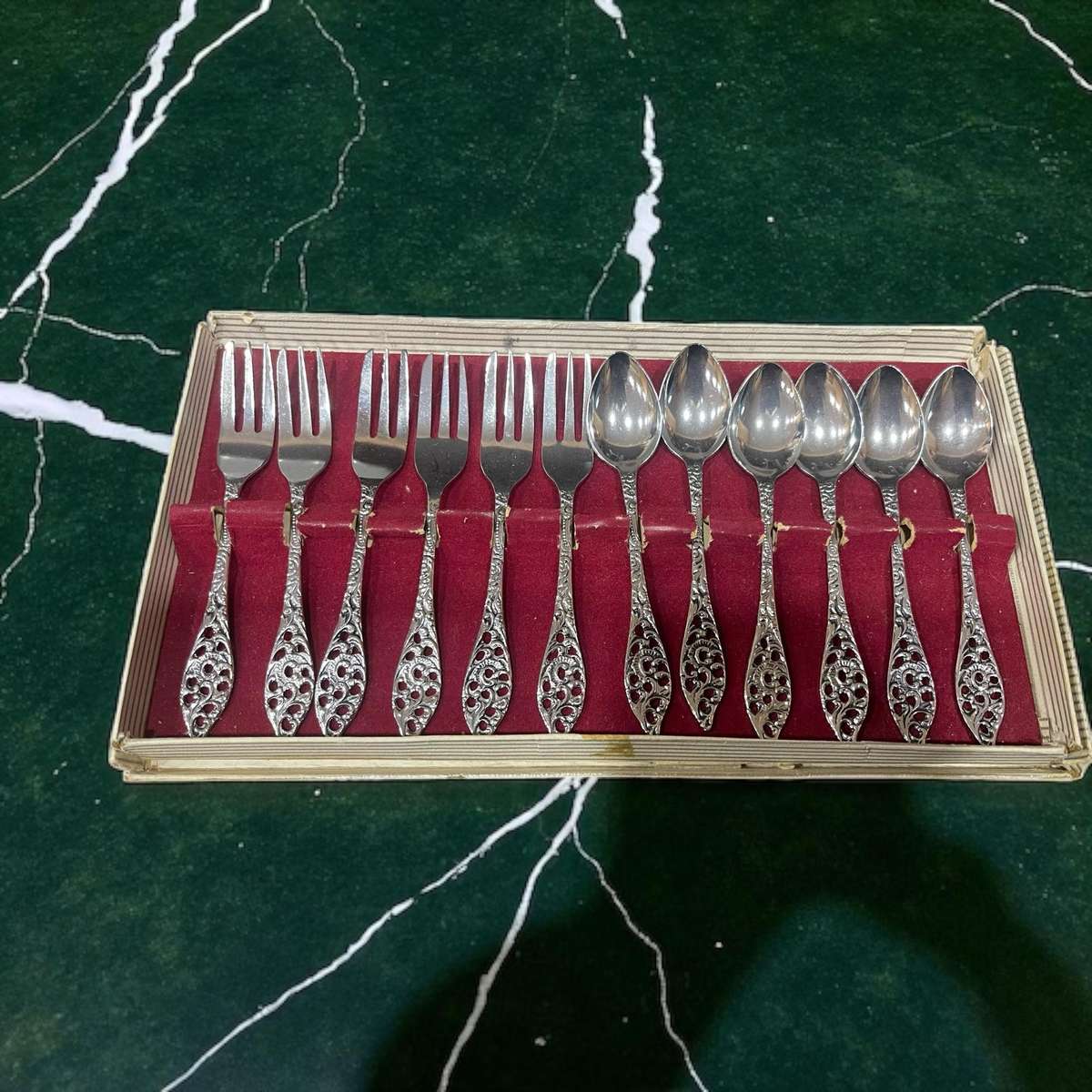 Cake forks teaspoons Dutch
