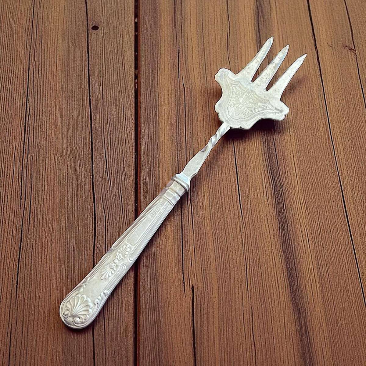 Pickle/pastry fork Sterling silver(NR46)antique