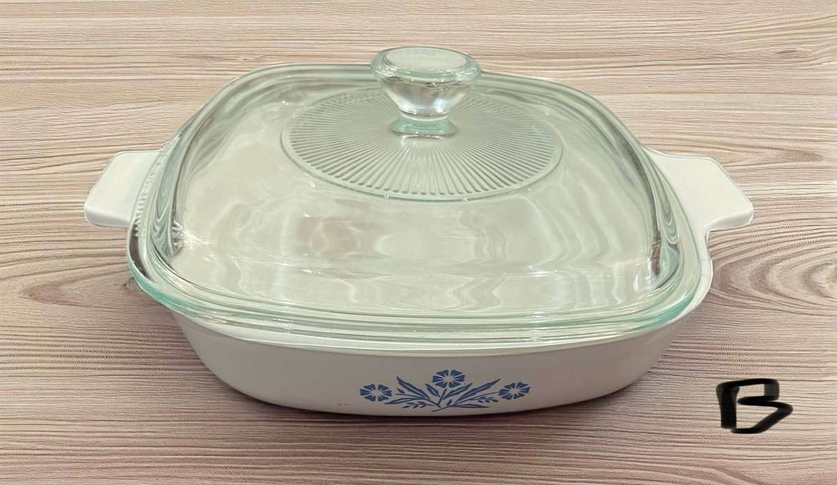 Oven dish Corningware (B)