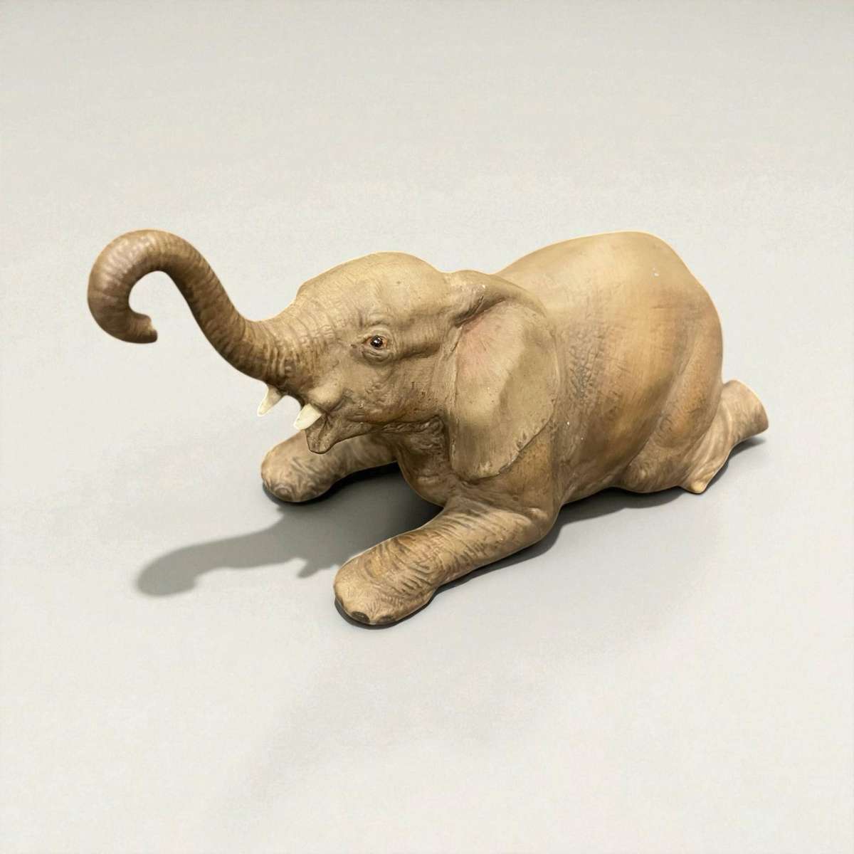 Ornament elephant Aynsley