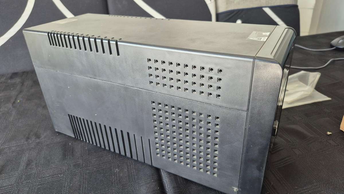 RCT 2000VA/1200W UPS