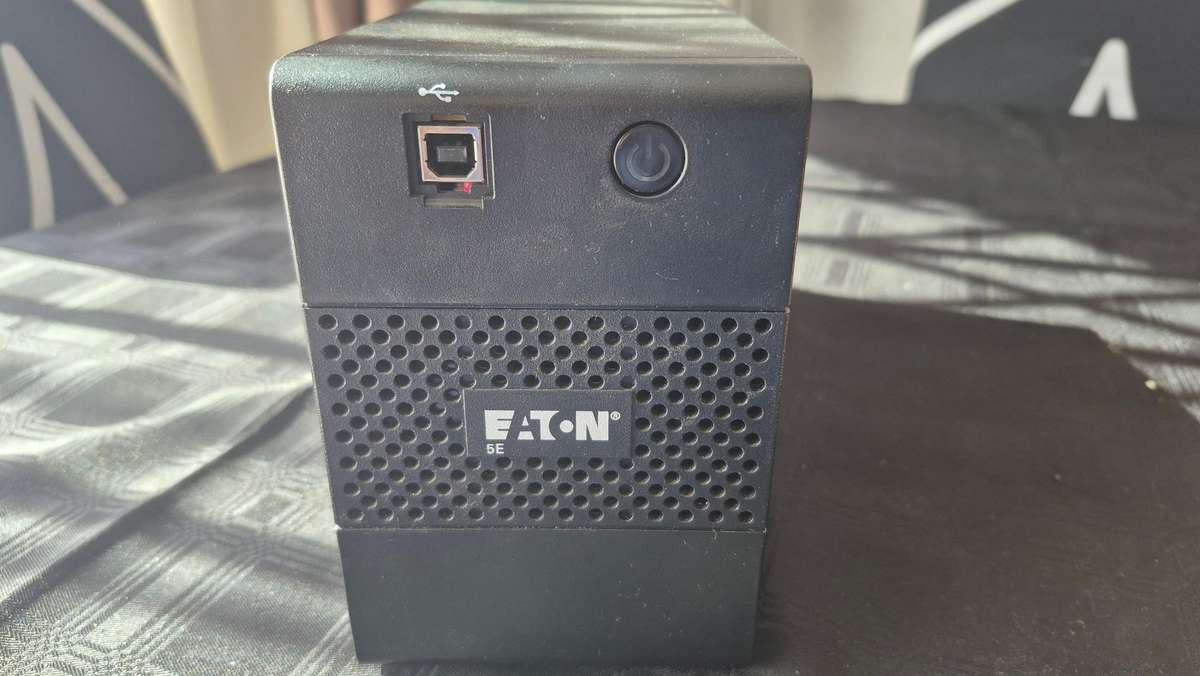 Eaton 850VA/480W UPS