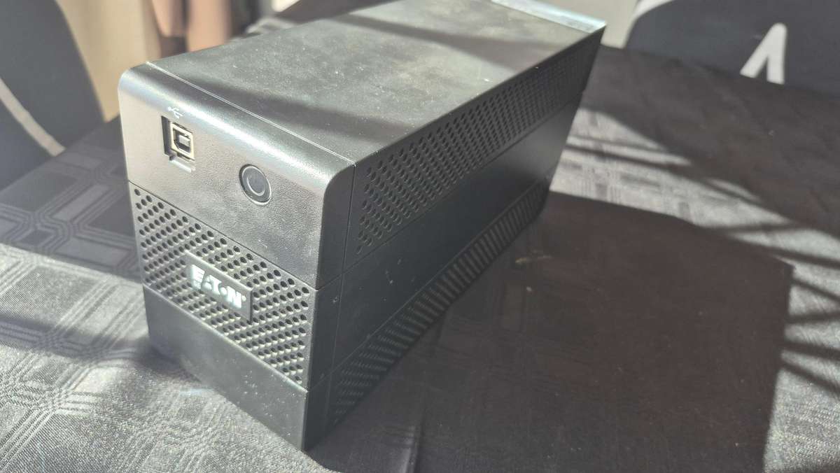 Eaton 850VA/480W UPS