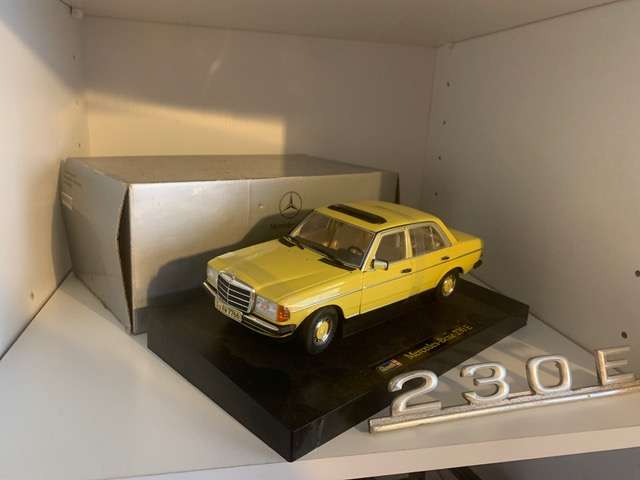 Mercedes Benz 230 E coupe - 1:18 M