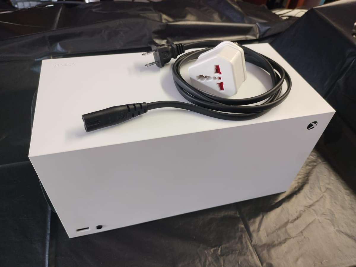 Xbox Series X (Digital) - White with 2 Controllers