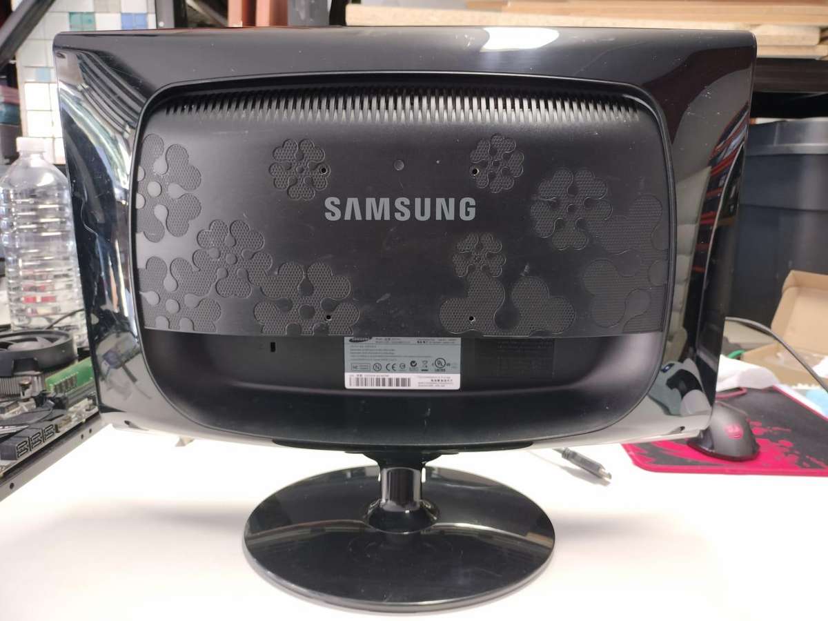 20" PC Monitor - SAMSUNG SyncMaster 2033