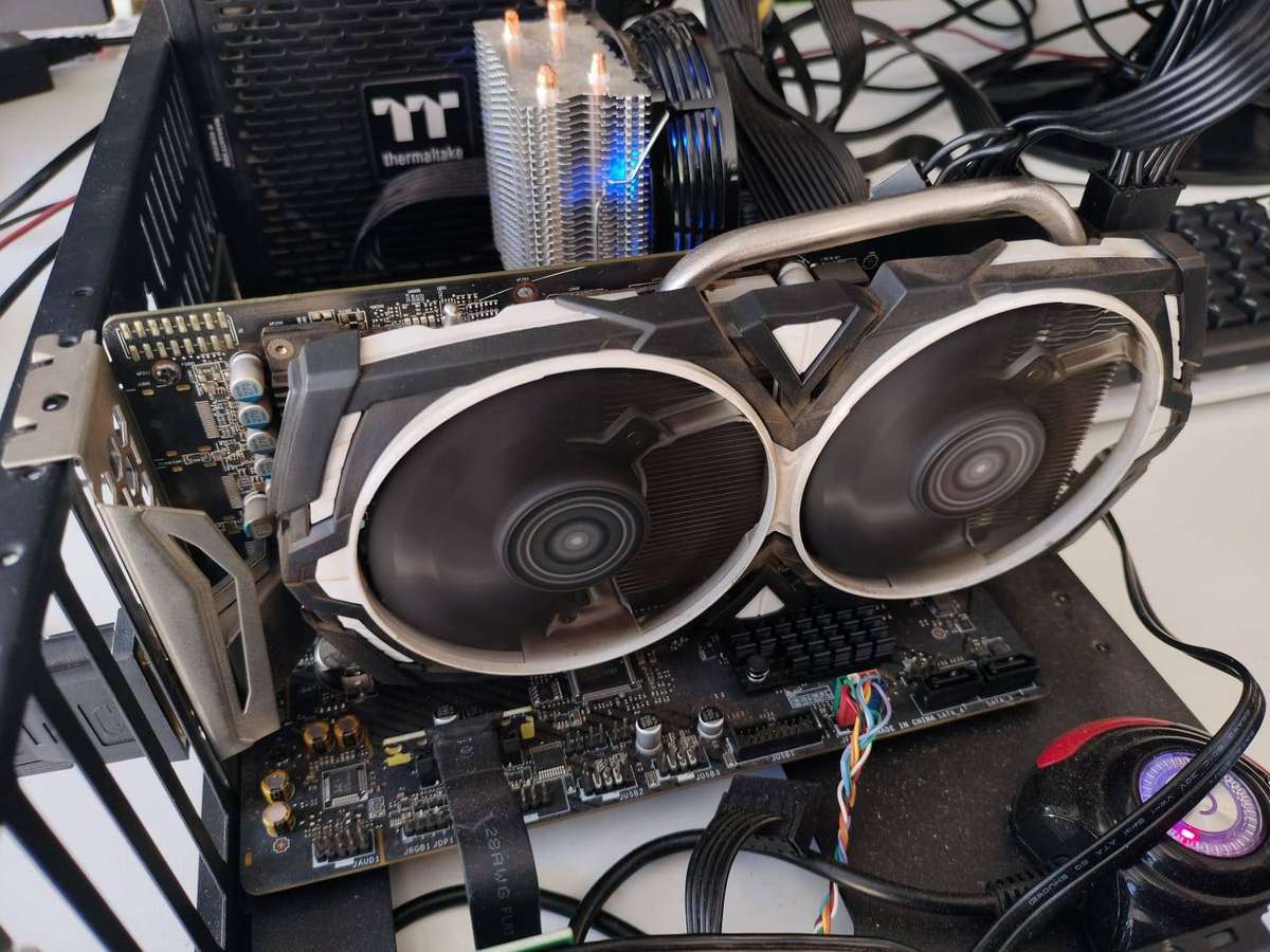 RX 470 8GB (Mining Edition, only DVI)