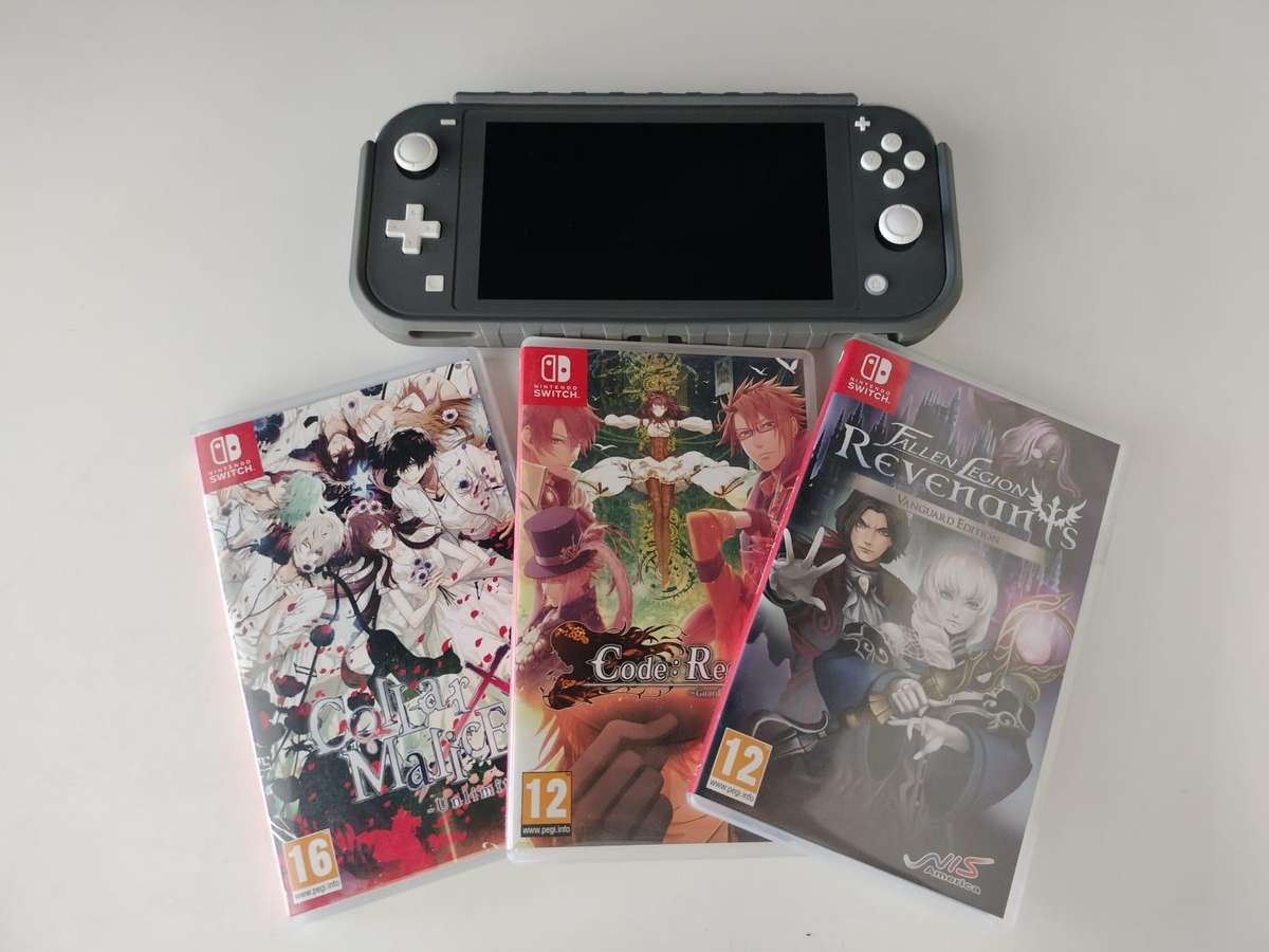 Switch Lite & Games & Accessories / 3x Games / Protective Cover / Carry Pouch / Screen Protector