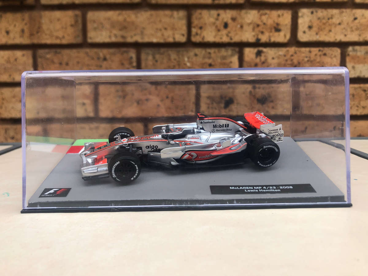 McLaren MP 4/23, 2008 (#22, Lewis Hamilton) model + magazine