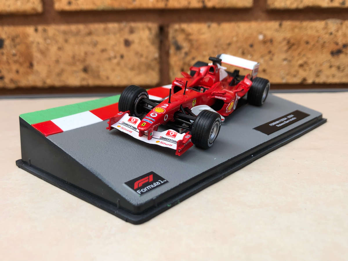 Ferrari F2004, 2004 (#2, Rubens Barrichello) + magazine