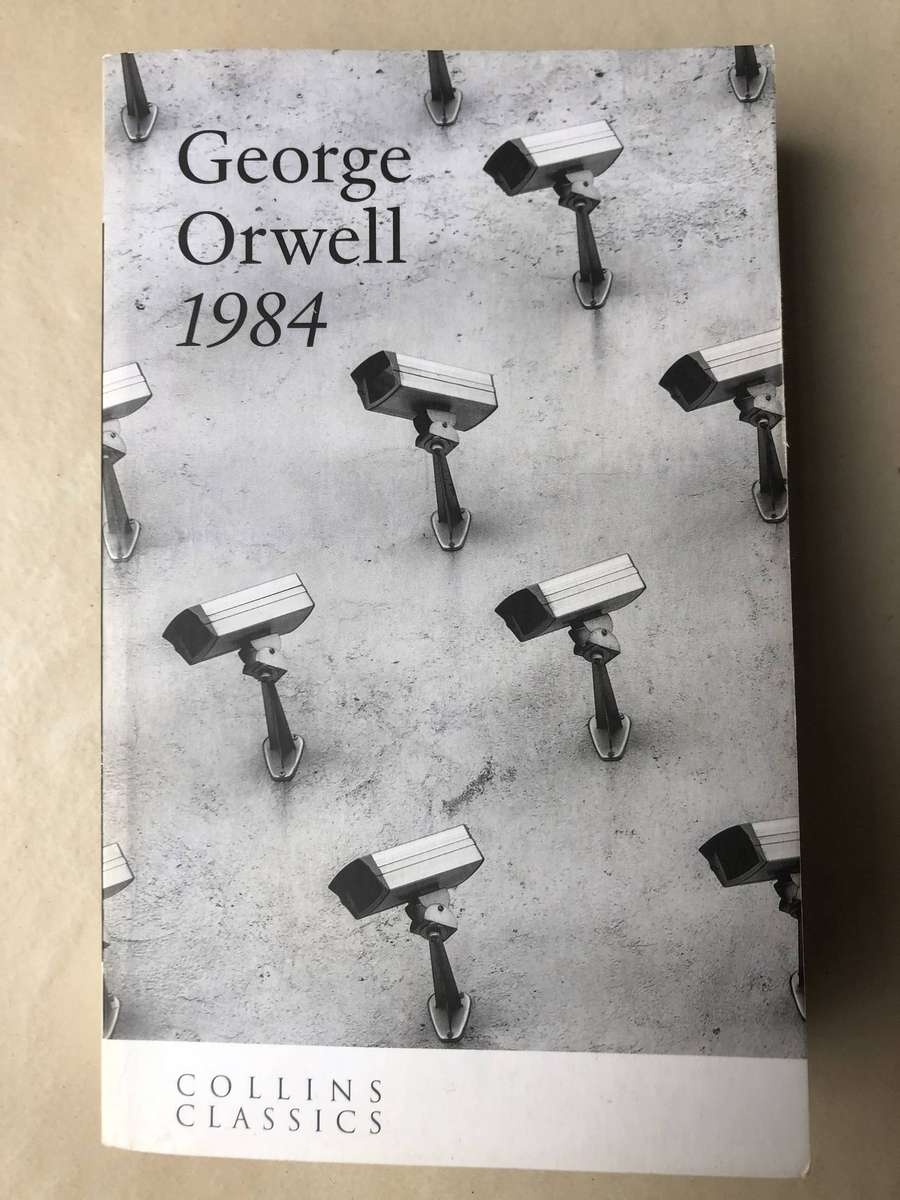 1984 (George Orwell) Book (Collin Classics)