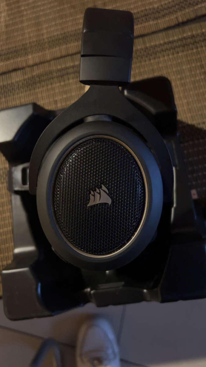 Corsair HS70 PRO WIRELESS gaming headset 7.1