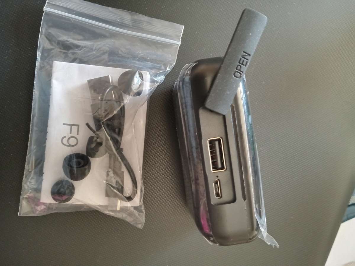EARBUD WIRELESS WITH POWER BANK