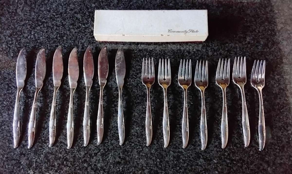 Community plate Cutlery Set Including 3 Piece Carving Set - 57 Pieces