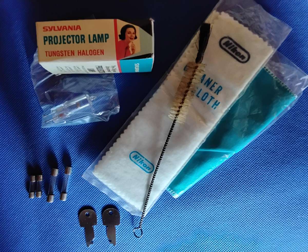 Kodak Carousel Slide projector S - Vintage 1960's with Case