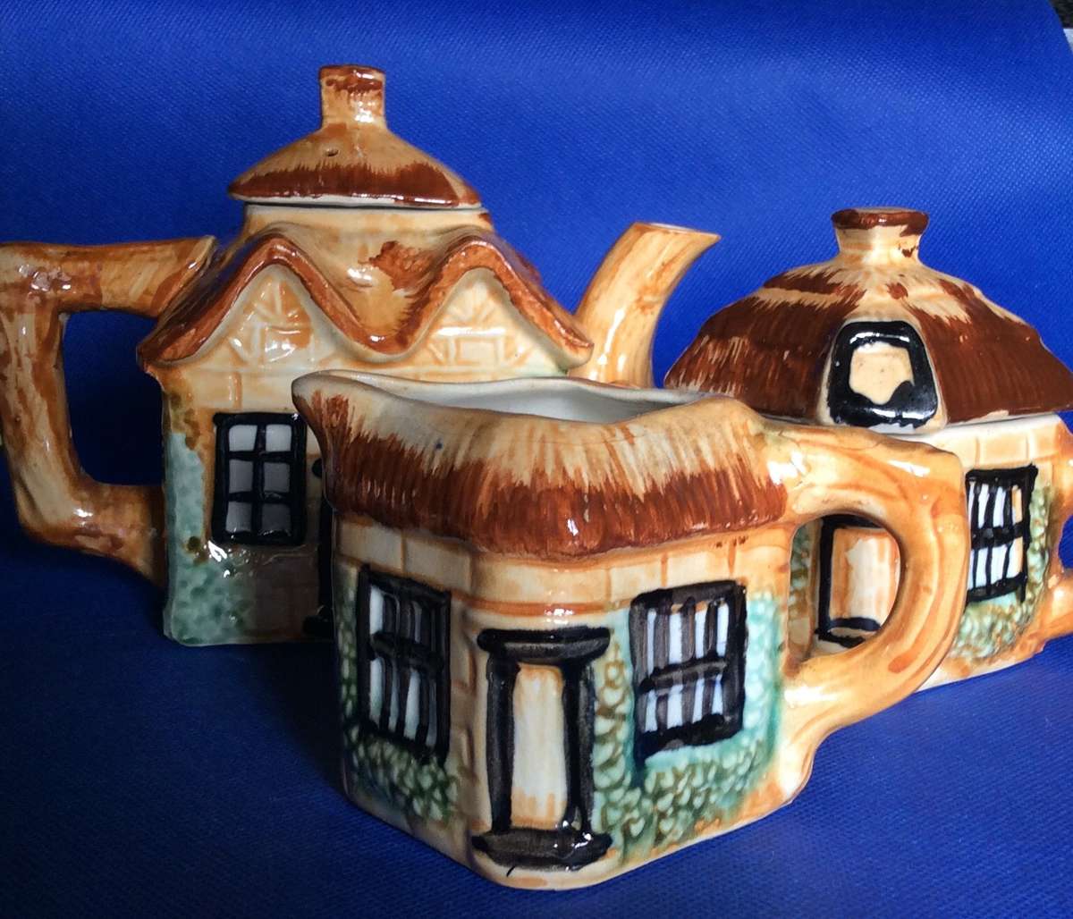 vintage Ceramic 3 Piece Thatched Cottage Tea Set