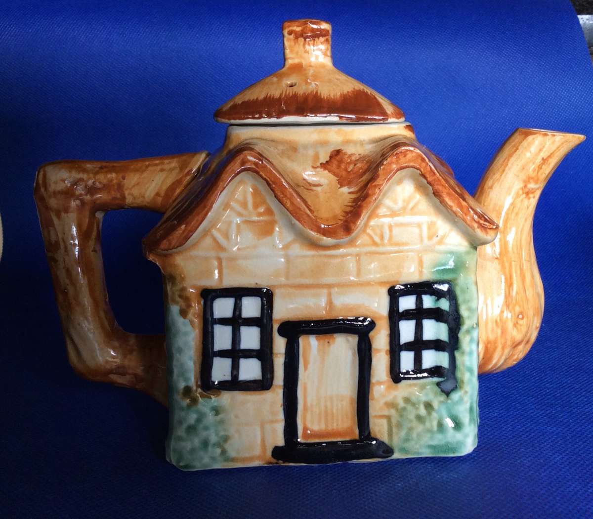 vintage Ceramic 3 Piece Thatched Cottage Tea Set