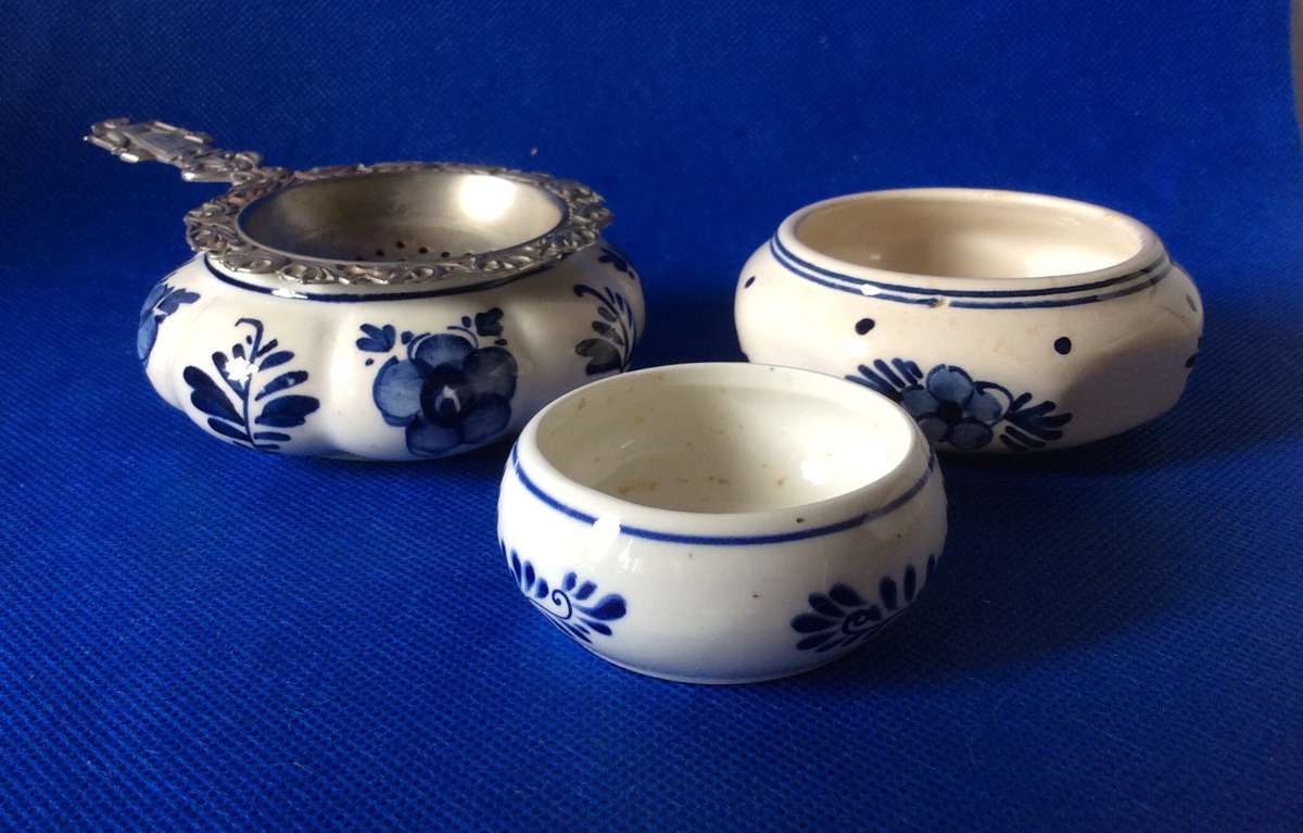 Delft Blauw  Holland New Silver Tea Strainer and Drip Bowl Plus 2 Small Delft Blue Bowls