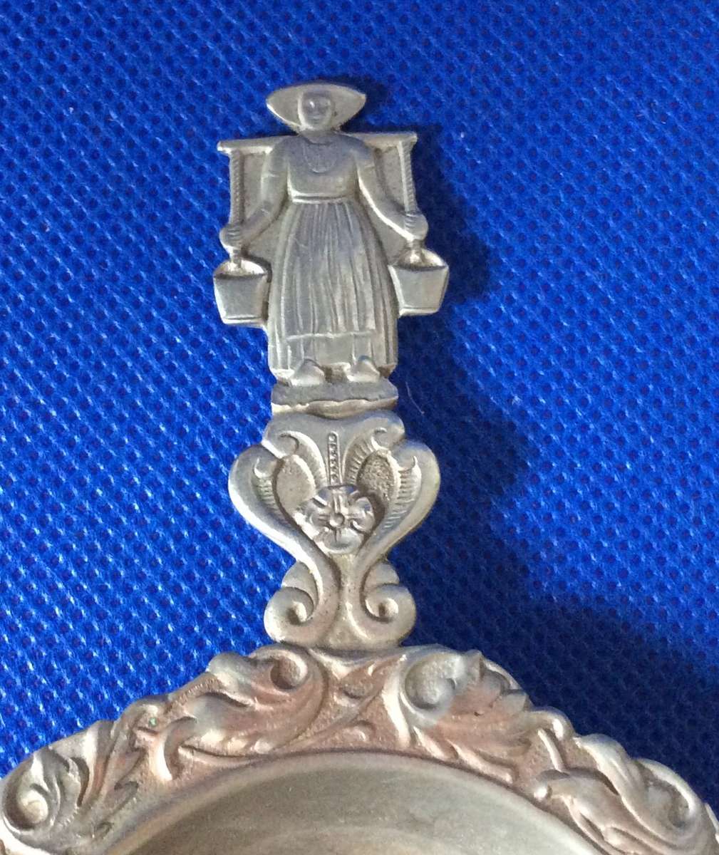 Delft Blauw  Holland New Silver Tea Strainer and Drip Bowl Plus 2 Small Delft Blue Bowls