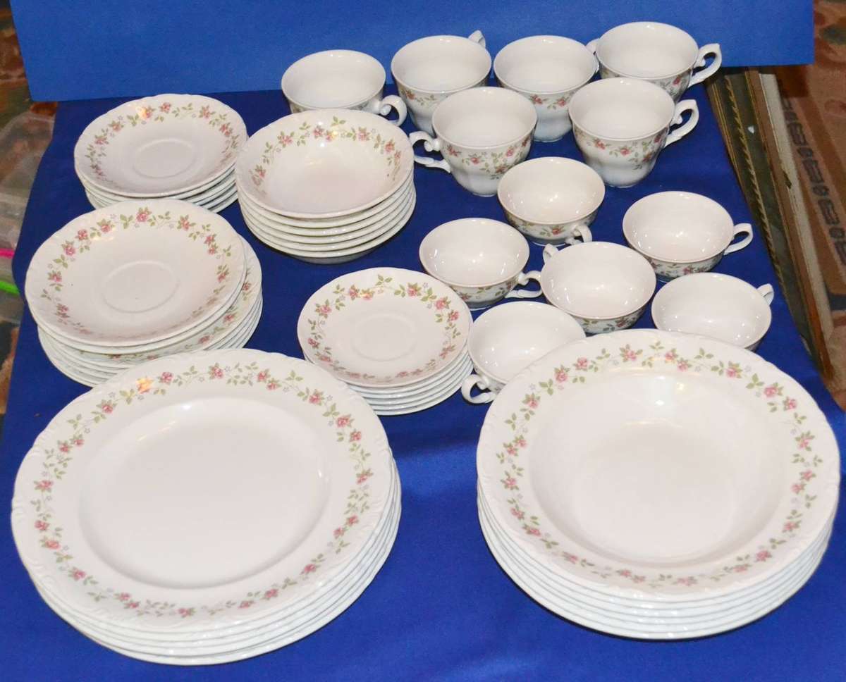 Pontessa Ironstone Spain - Part Dinner Service  49 Pieces 1970s