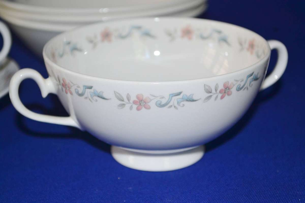 Vintage Ridgway Bone China Items 6 Pieces in the Pavan Pattern