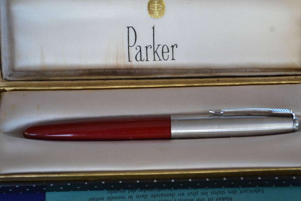 Parker 21  Fountain Pen in Original Box - Vintage