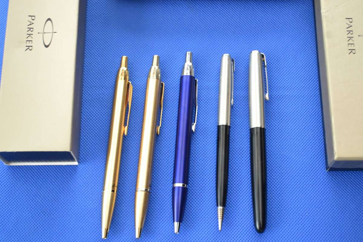 Selection of Five Vintage Parker Pens