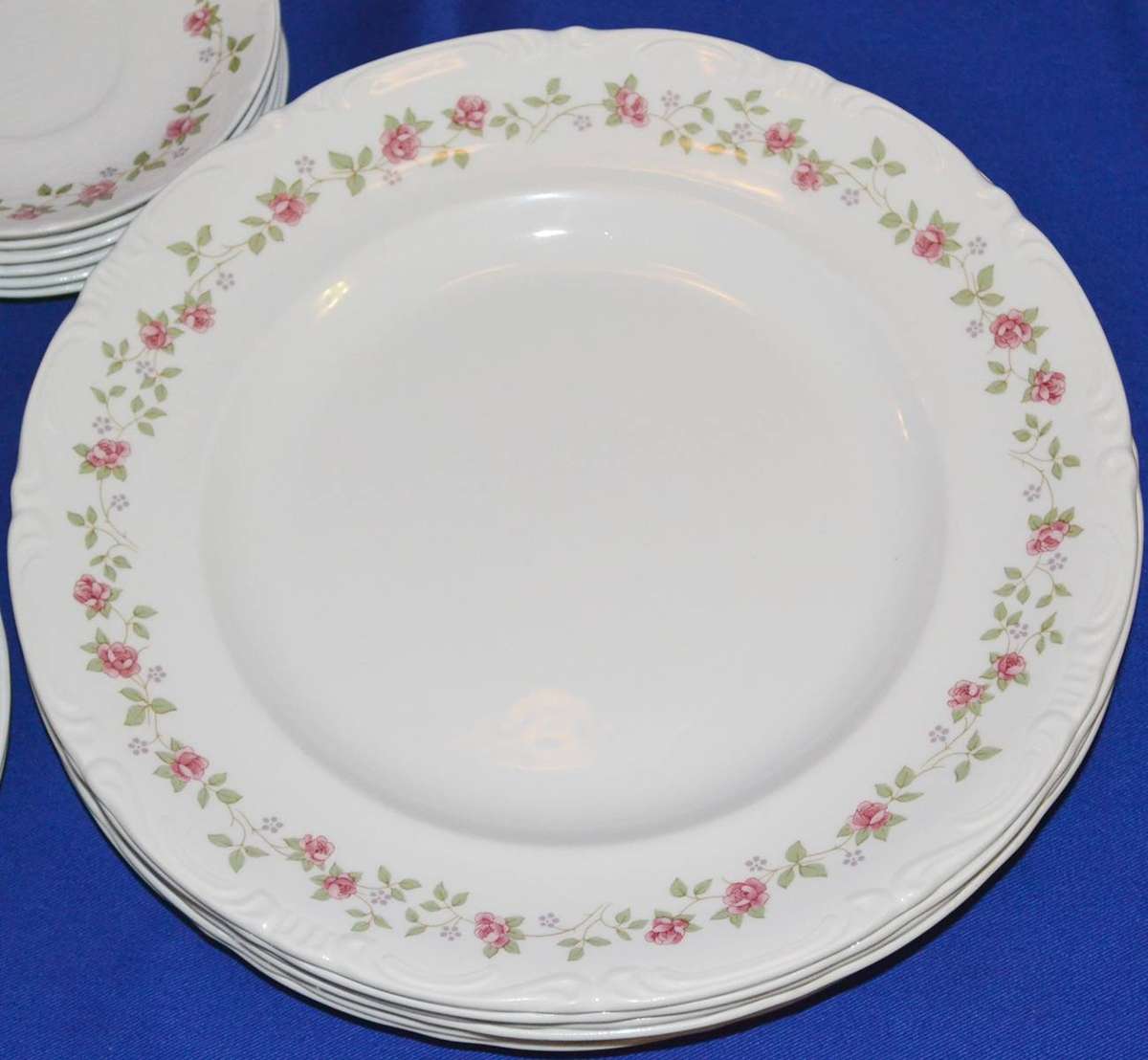 Pontessa Ironstone Spain - Part Dinner Service  49 Pieces 1970s