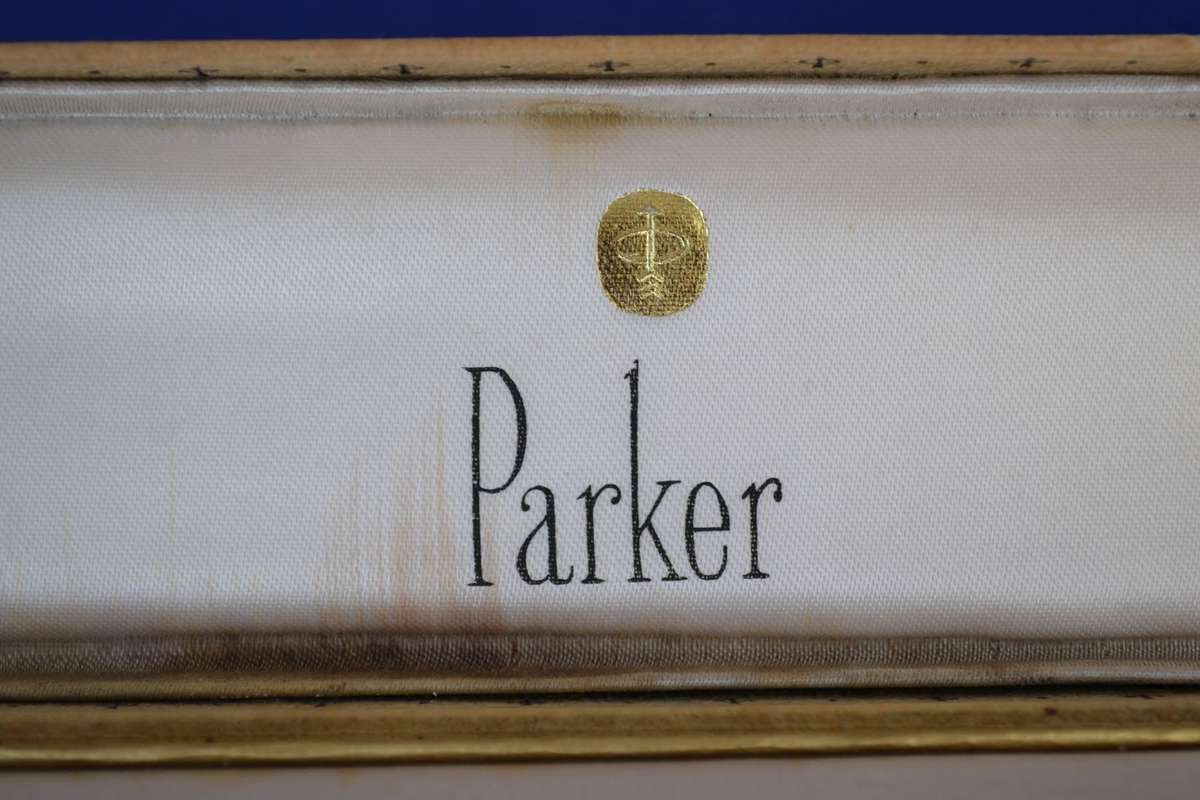 Parker 21  Fountain Pen in Original Box - Vintage