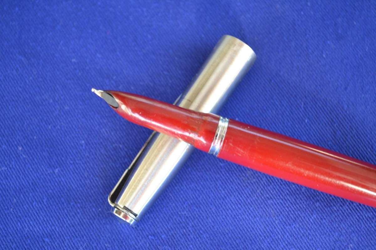 Parker 21  Fountain Pen in Original Box - Vintage