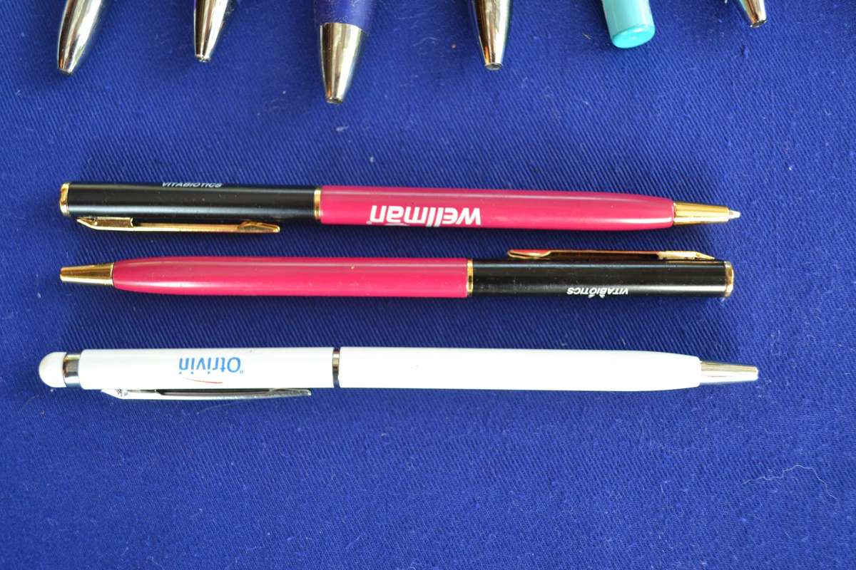 Assorted Ball Point  Pens in Leather Case - 14 Pieces