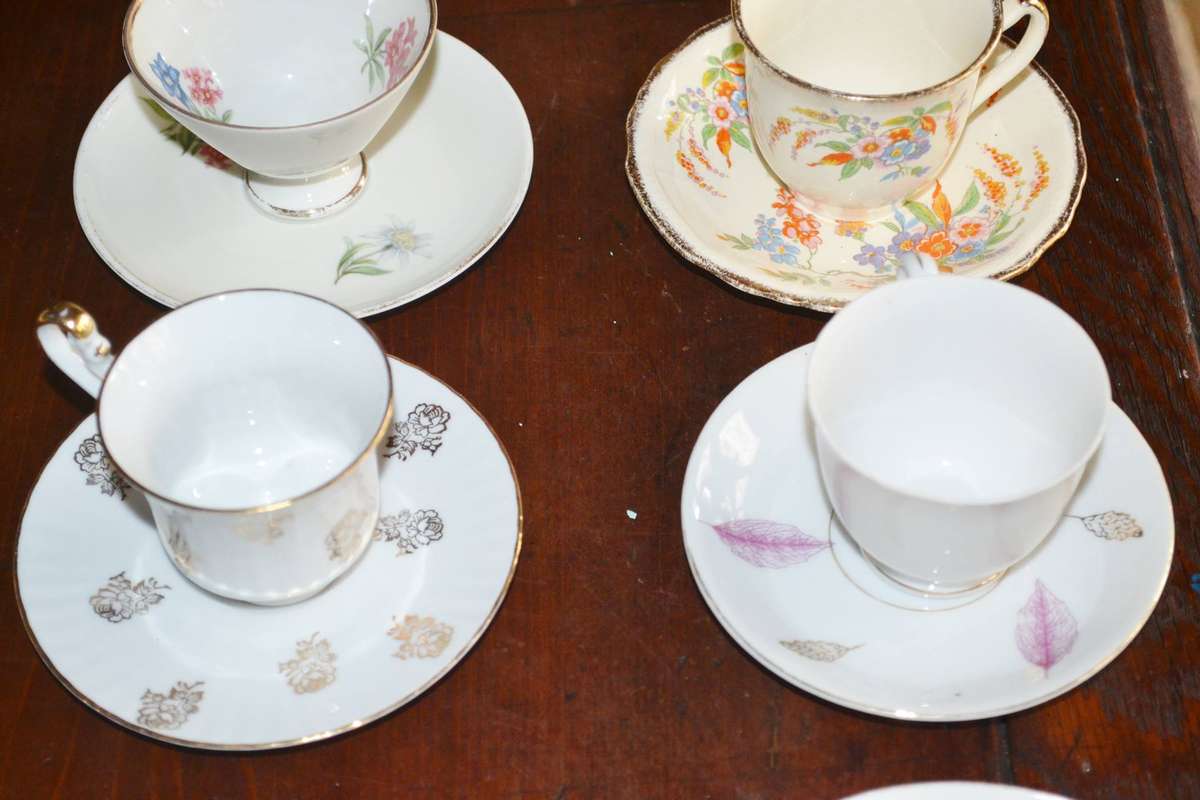 Selection of 12 Vintage Porcelain Duos - Various Makers