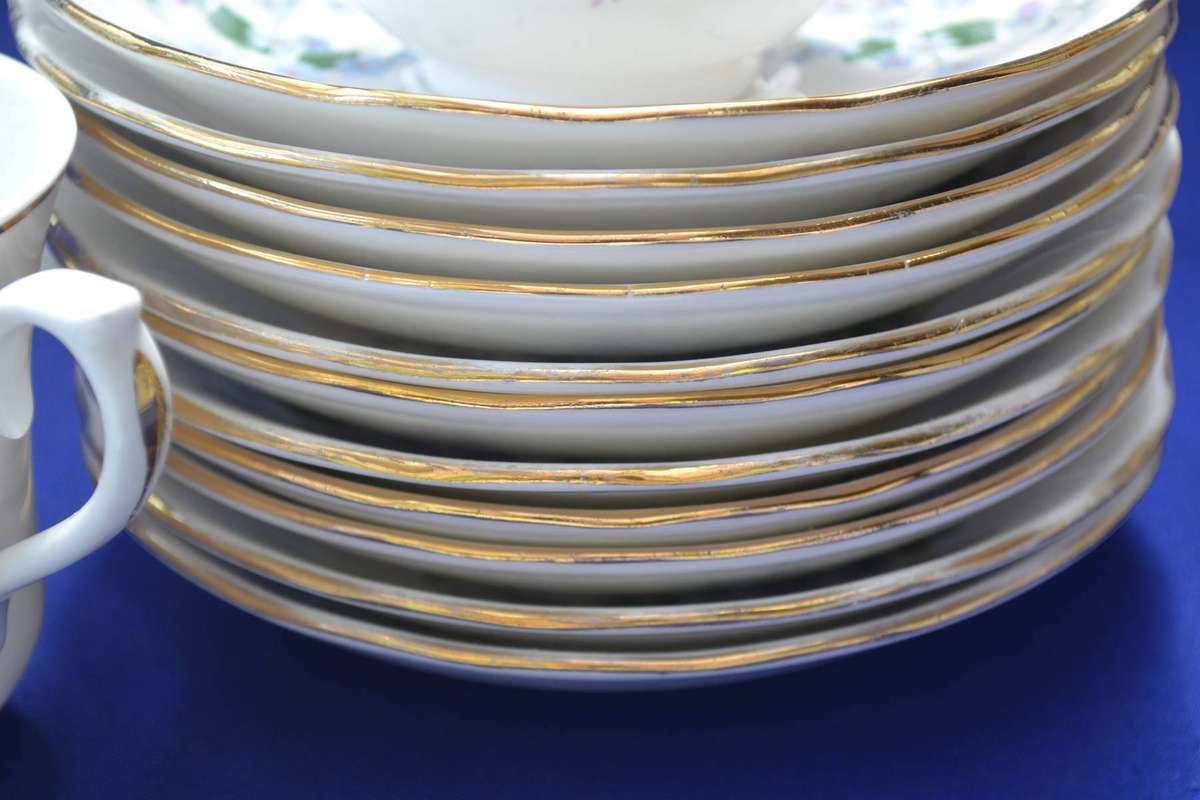 Queen Anne Vintage Trios "Forget Me Not" Pattern
