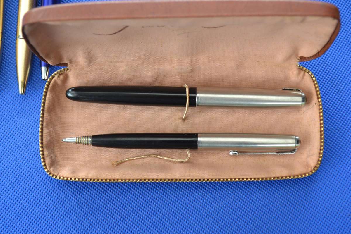 Selection of Five Vintage Parker Pens
