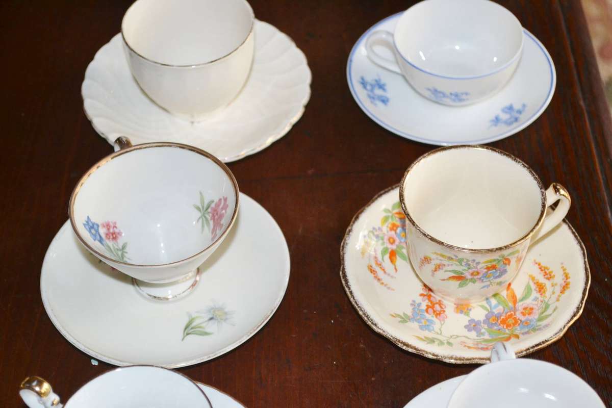 Selection of 12 Vintage Porcelain Duos - Various Makers