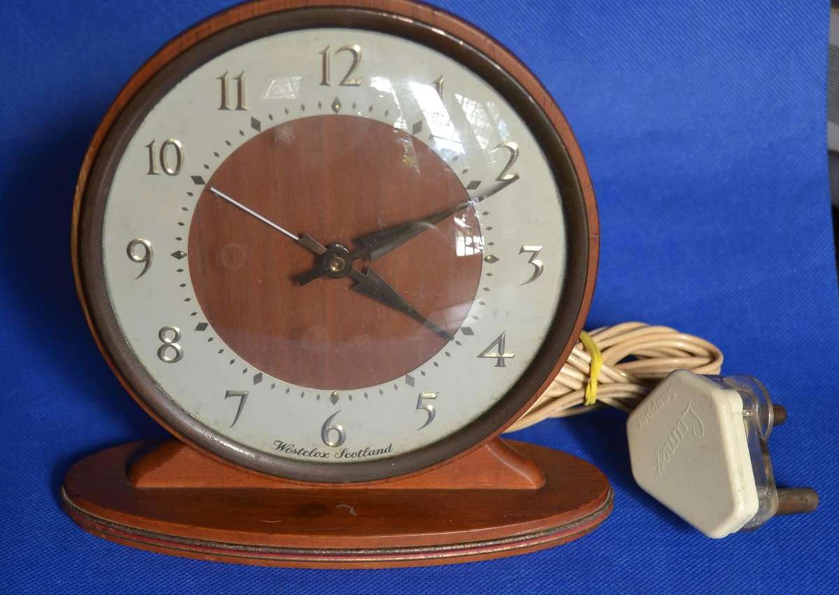Westclox Scotland Electric Desk / Mantel Clock - Vintage