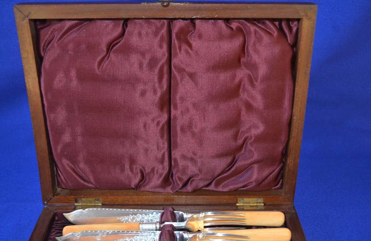 Martin Hall & co Vintage Engraved  Silver plated Fish Knife and Fork set in presentation Box