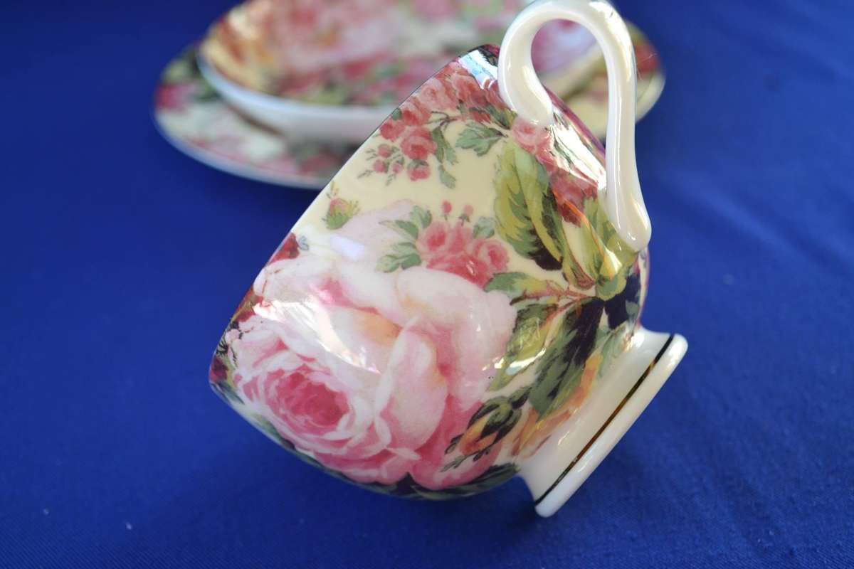 Maxwell & Williams Rambling Rose Tea Trio