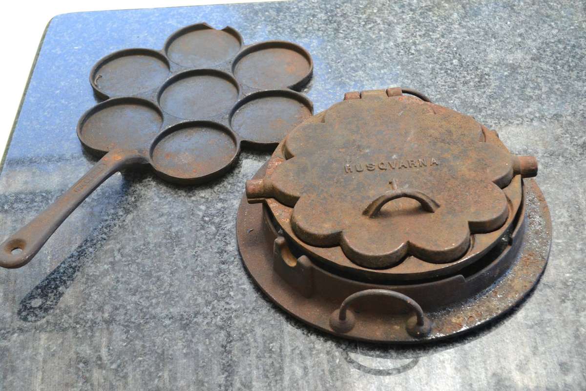 Vintage Husqvarna No 1 Cast Iron Heart Shape Waffle Iron & Cast Iron Multi Portion Fry Pan