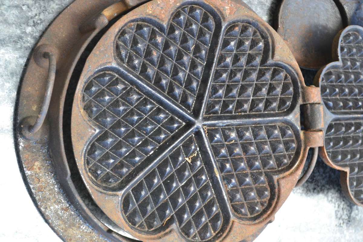 Vintage Husqvarna No 1 Cast Iron Heart Shape Waffle Iron & Cast Iron Multi Portion Fry Pan