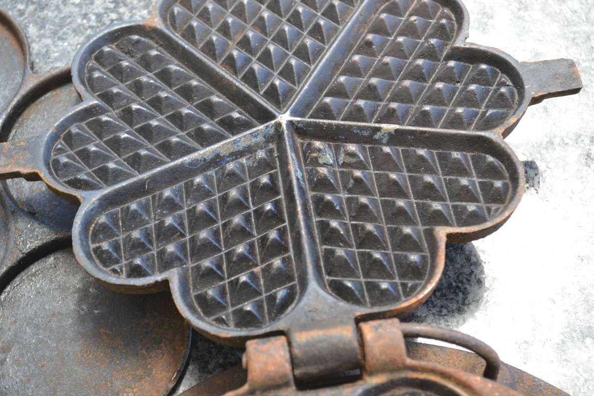 Vintage Husqvarna No 1 Cast Iron Heart Shape Waffle Iron & Cast Iron Multi Portion Fry Pan