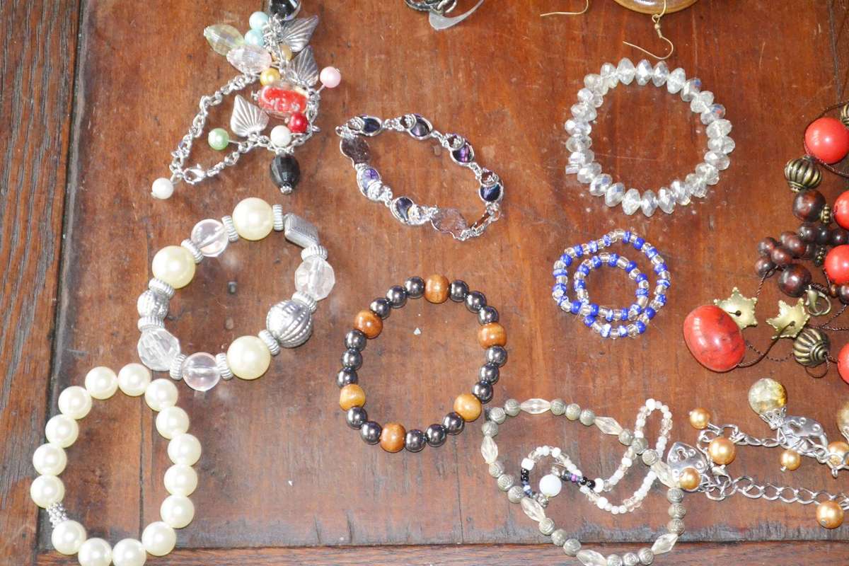 Large Selection of Assorted Vintage and Costume Jewellery
